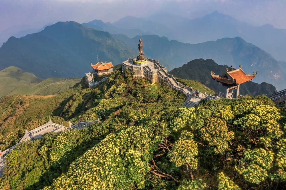 shutterstock 2223658025 lao bao